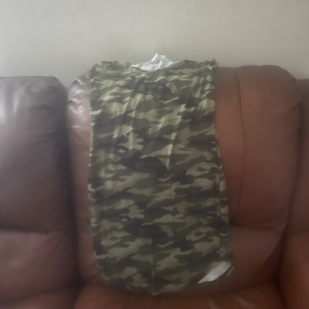 Clothes - Picture 6 of 16